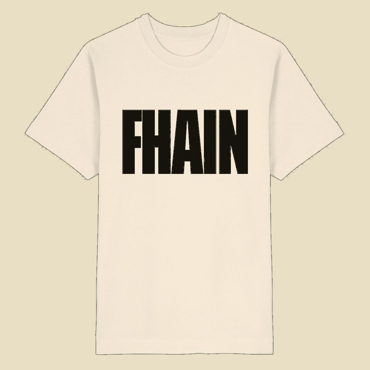 Produktdarstellung: naturfarbenes FHAIN-Shirt mit schwarzem Druck